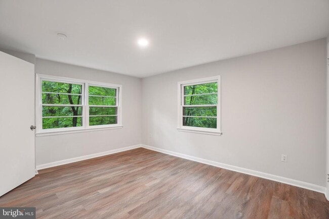 Building Photo - 1440 Woodacre Dr