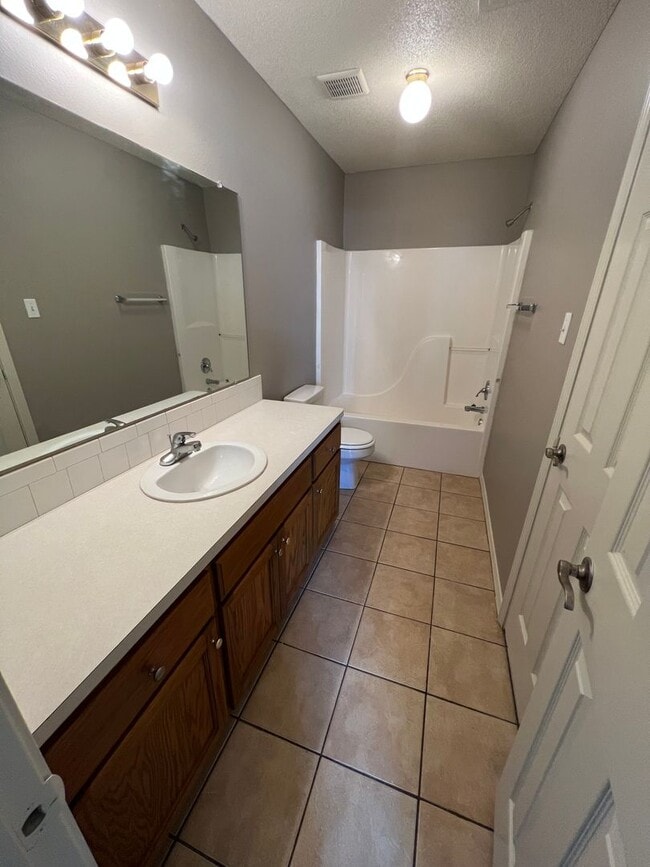 Building Photo - 1825 Wilder Ln