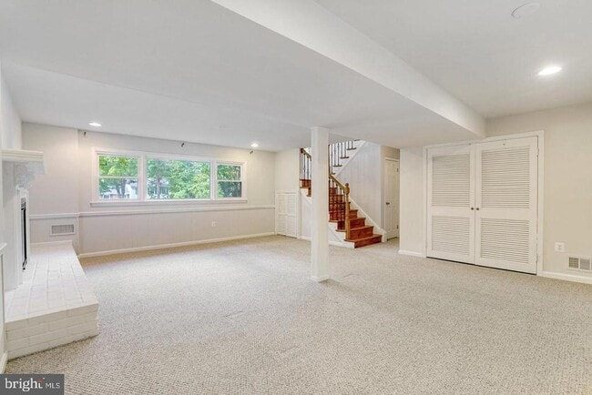 Building Photo - 9821 Hampton Ln