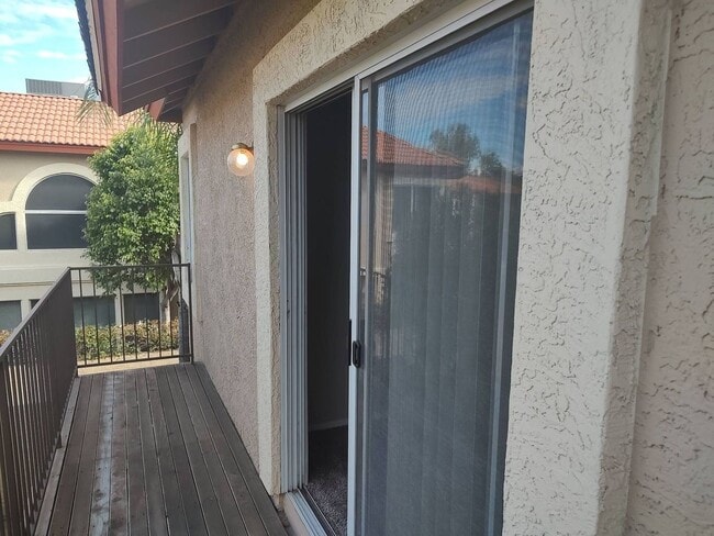 Building Photo - 2 Bedroom - 2 Bath - 1 Car Garage - Phoenix