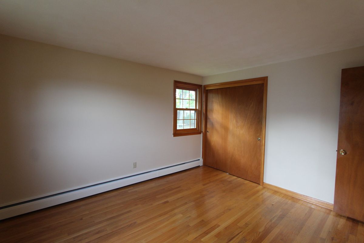 Building Photo - 122 Batterson Dr