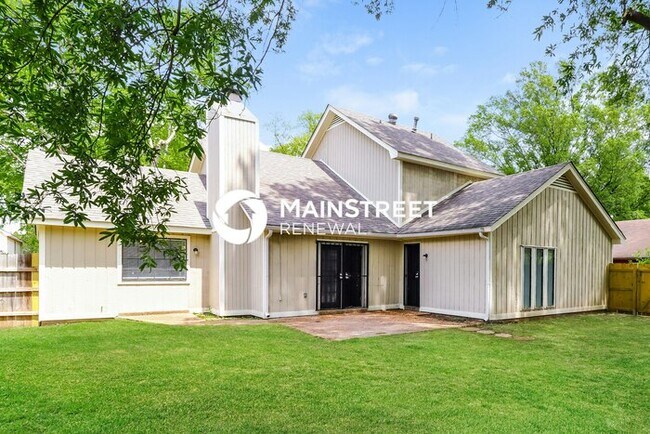 Building Photo - 4 Bedroom Pet-Friendly Home in Memphis, TN with Main Street Renewal