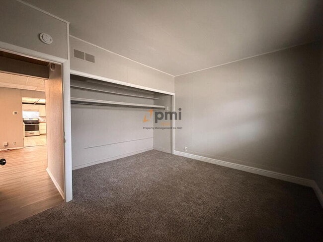 Building Photo - 121 S Porter St