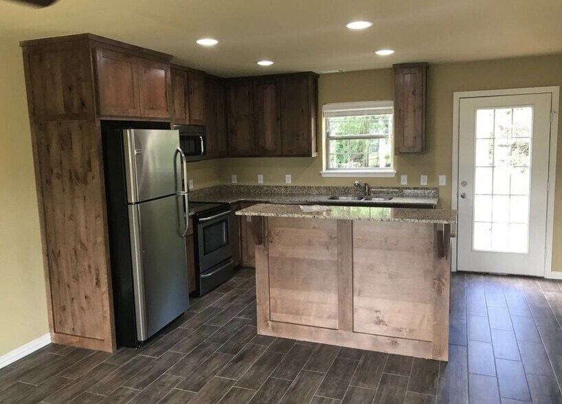 Building Photo - 2813 W Cottonwillow Way