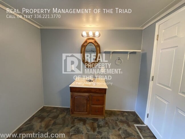 Building Photo - 2BR/1BA in Hamptonville on about 2 acres