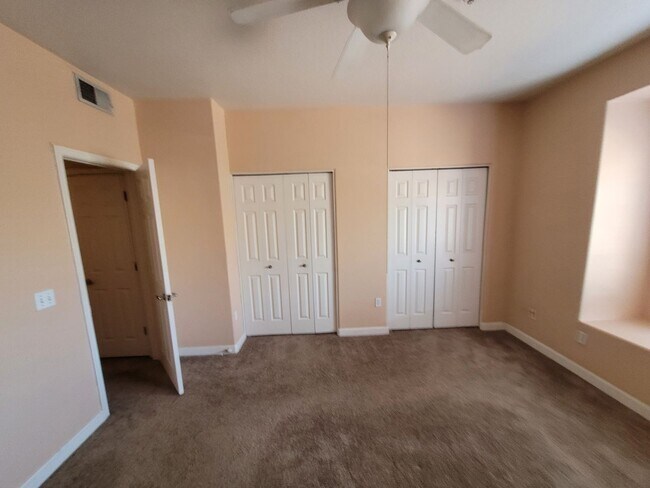 Building Photo - 4465 E Paradise Vlg Pkwy S