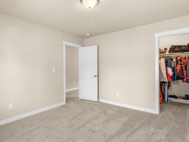 Building Photo - Modern Comfort & Style with A/C in Tumwate...