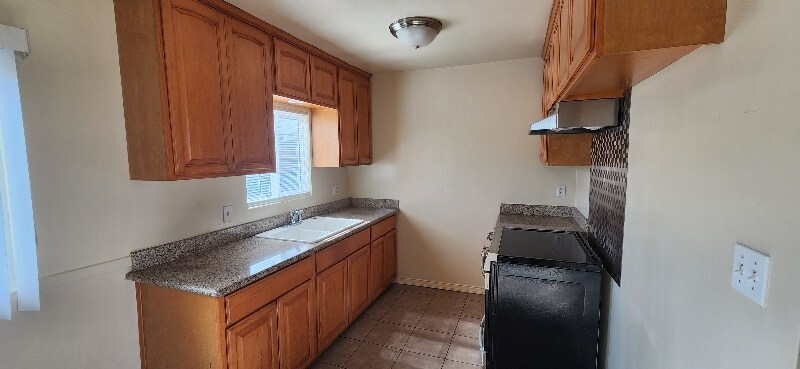 Building Photo - 9242 Telegraph Rd