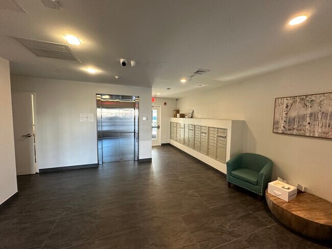 Building Photo - 205 Maverick St