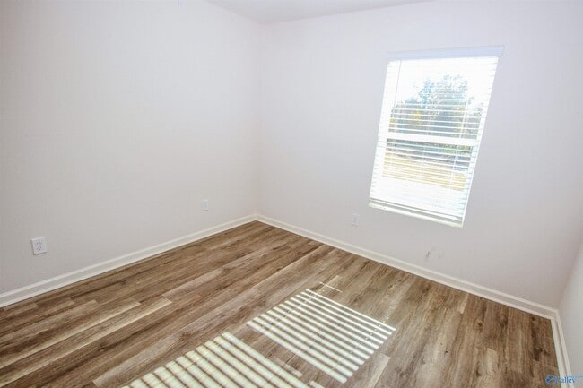 Building Photo - 167 Maple Spg Trl