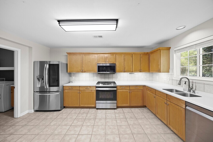 Building Photo - 2307 Harwood Hills Ln