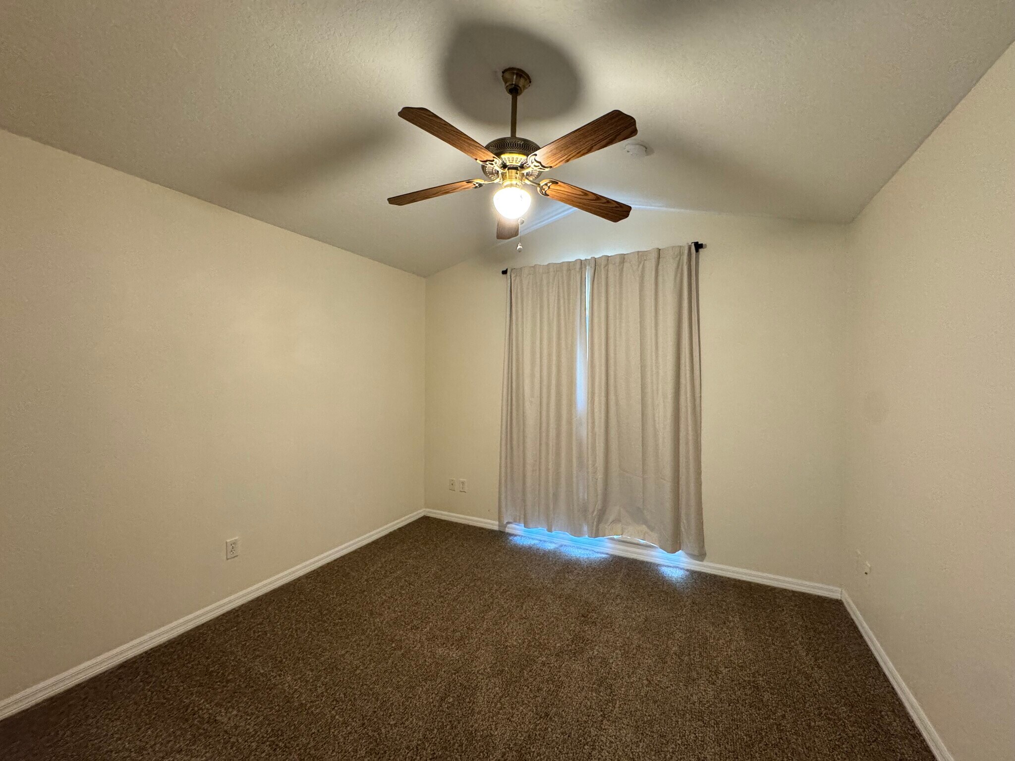 Building Photo - 520 Canary Island Ct