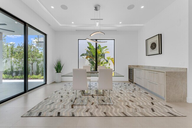 Building Photo - 239 NE 11th St