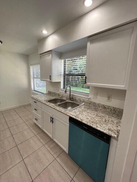Building Photo - 3228 Vishaal Dr