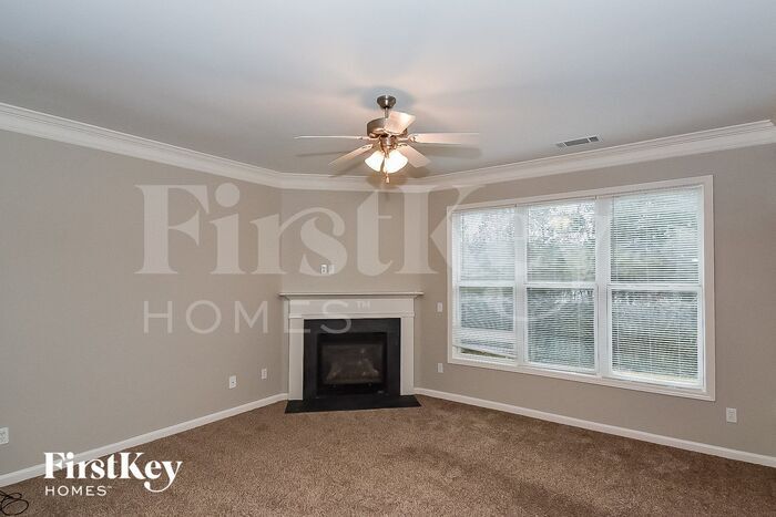 Building Photo - 8145 Willowbank Way