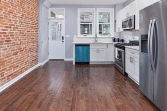 Building Photo - 525 S East Ave