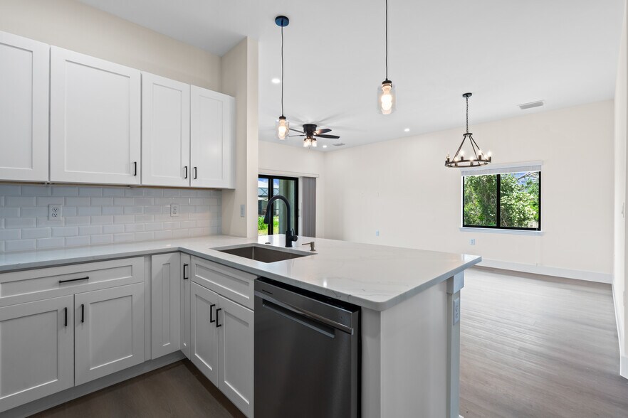 Building Photo - 12138 Tetzel Ave