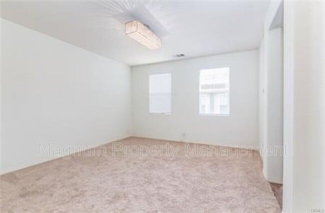 Building Photo - 40347 Calle Real