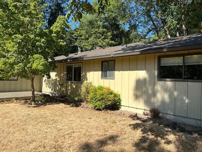 Building Photo - Newly Remodeled - Light & Bright  Home in ...