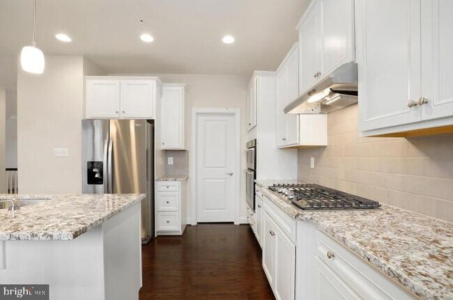 Building Photo - 13905 Bufflehead St