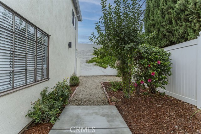 Building Photo - 5232 Topanga Canyon Blvd