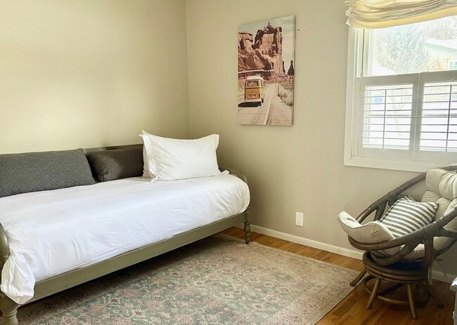Building Photo - Beautiful West End 3-Bedroom | Fully Furnished | Utilities + WiFi Included | Hot Tub Retreat