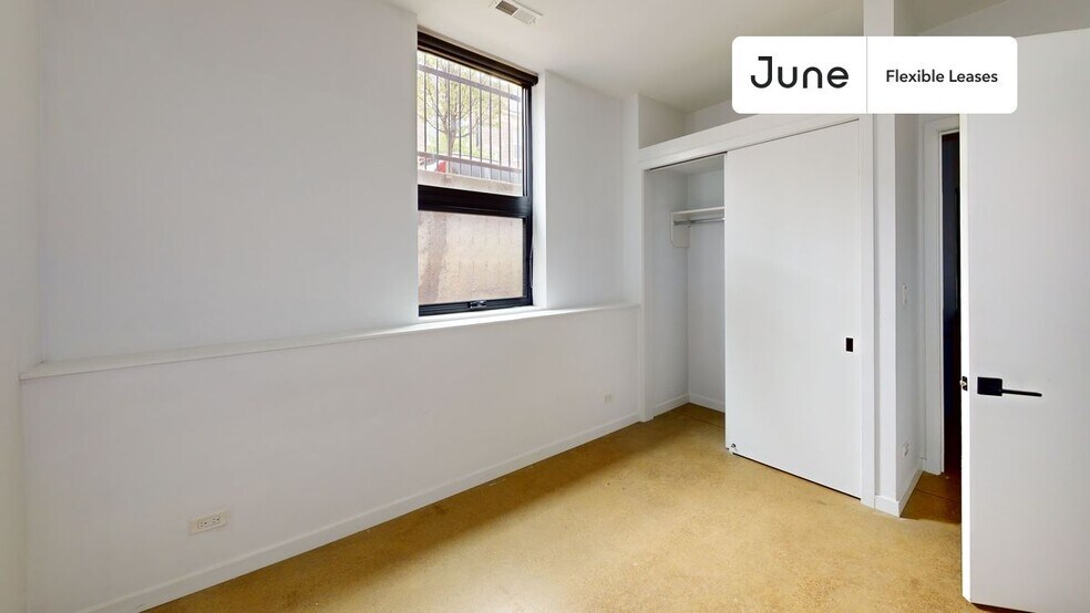 Building Photo - 2122 S Hoyne Ave