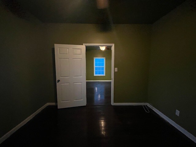 Building Photo - 411 Studebaker St