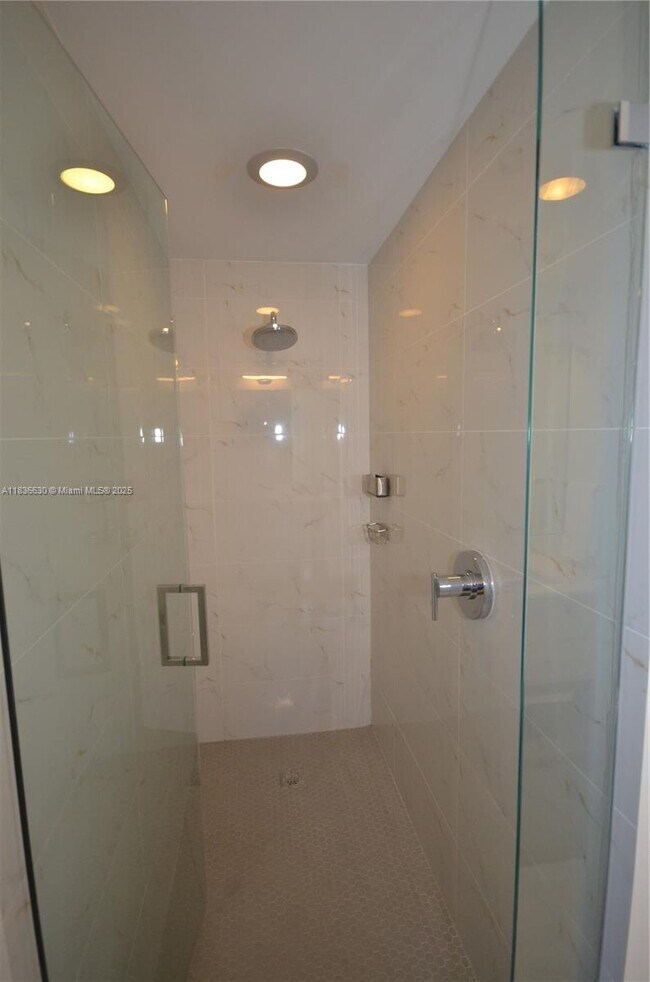 Building Photo - 16385 Biscayne Blvd
