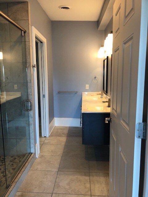 Master bath - 144 W Liberty St