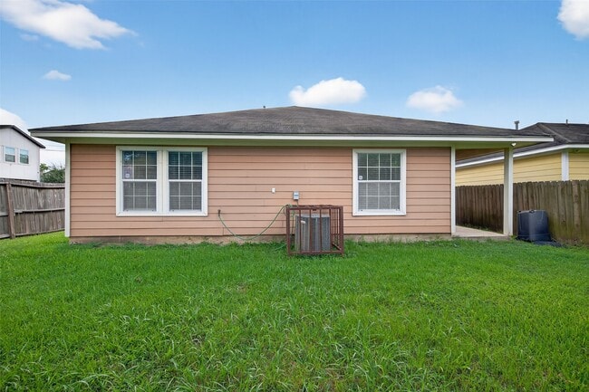 Building Photo - 8002 Colonial Ln