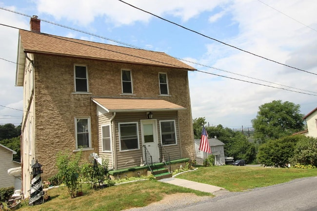 Primary Photo - 906 Chestnut St