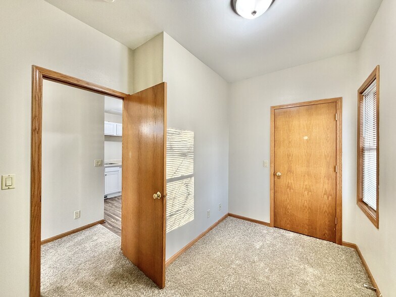 Building Photo - 17 Elliott St