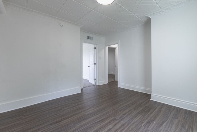 Building Photo - 1533 Arlington Ave