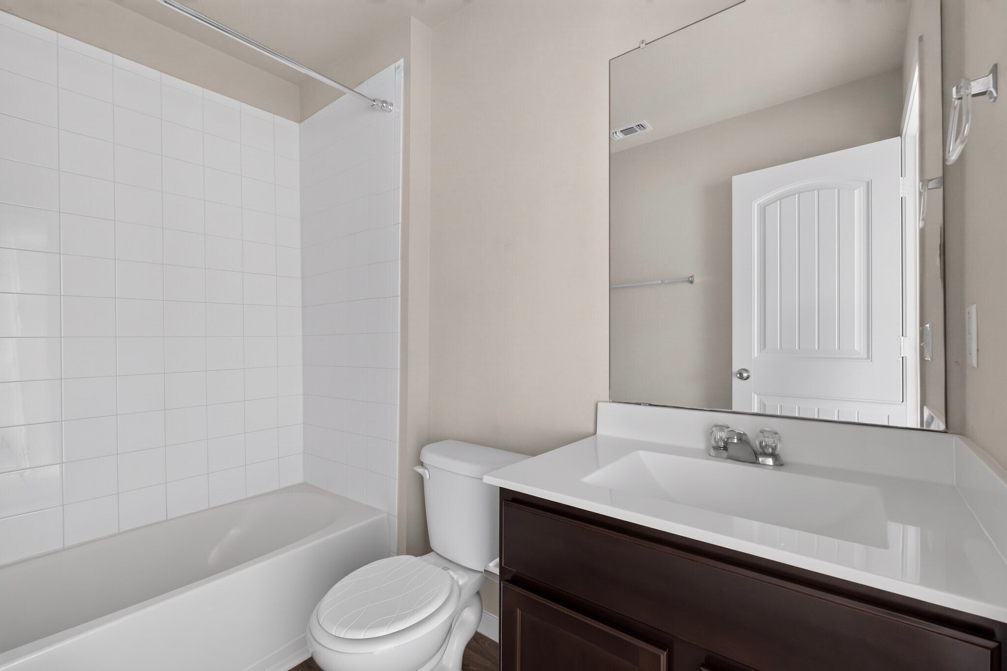 Building Photo - 402 Pentire Way