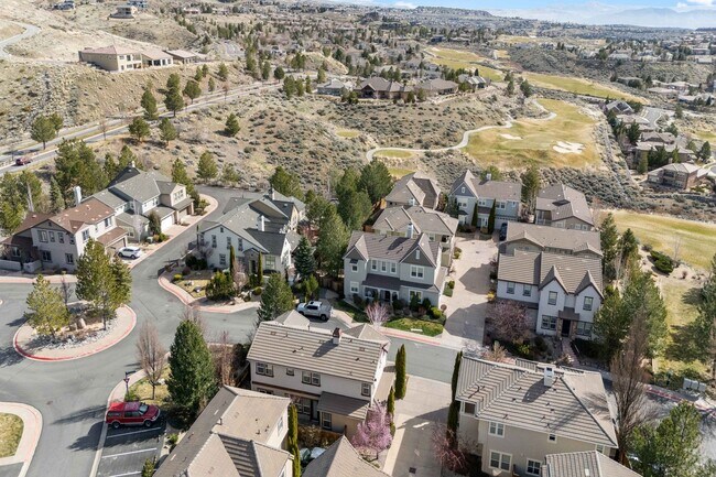 Building Photo - Gated Somersett Home!