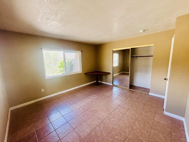 Building Photo - House on 5 acres in the serene mountains o...