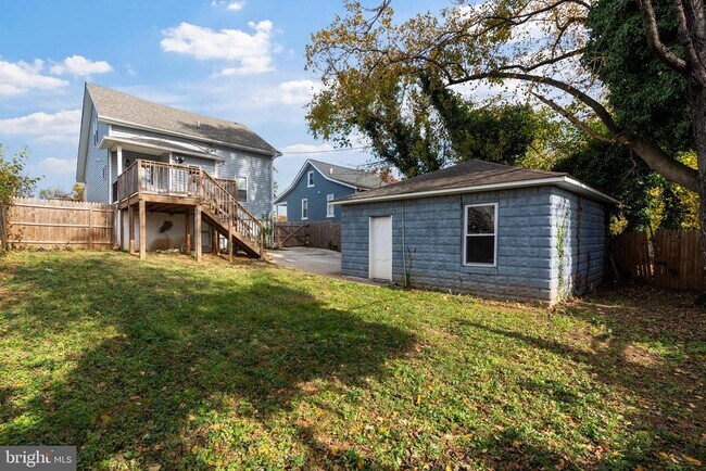 Building Photo - 3809 W Cold Spring Ln