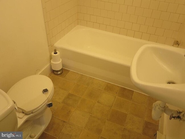 Building Photo - 6712 Breezy Dr