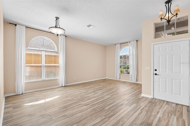 Building Photo - TAMPA HOME FOR RENT!