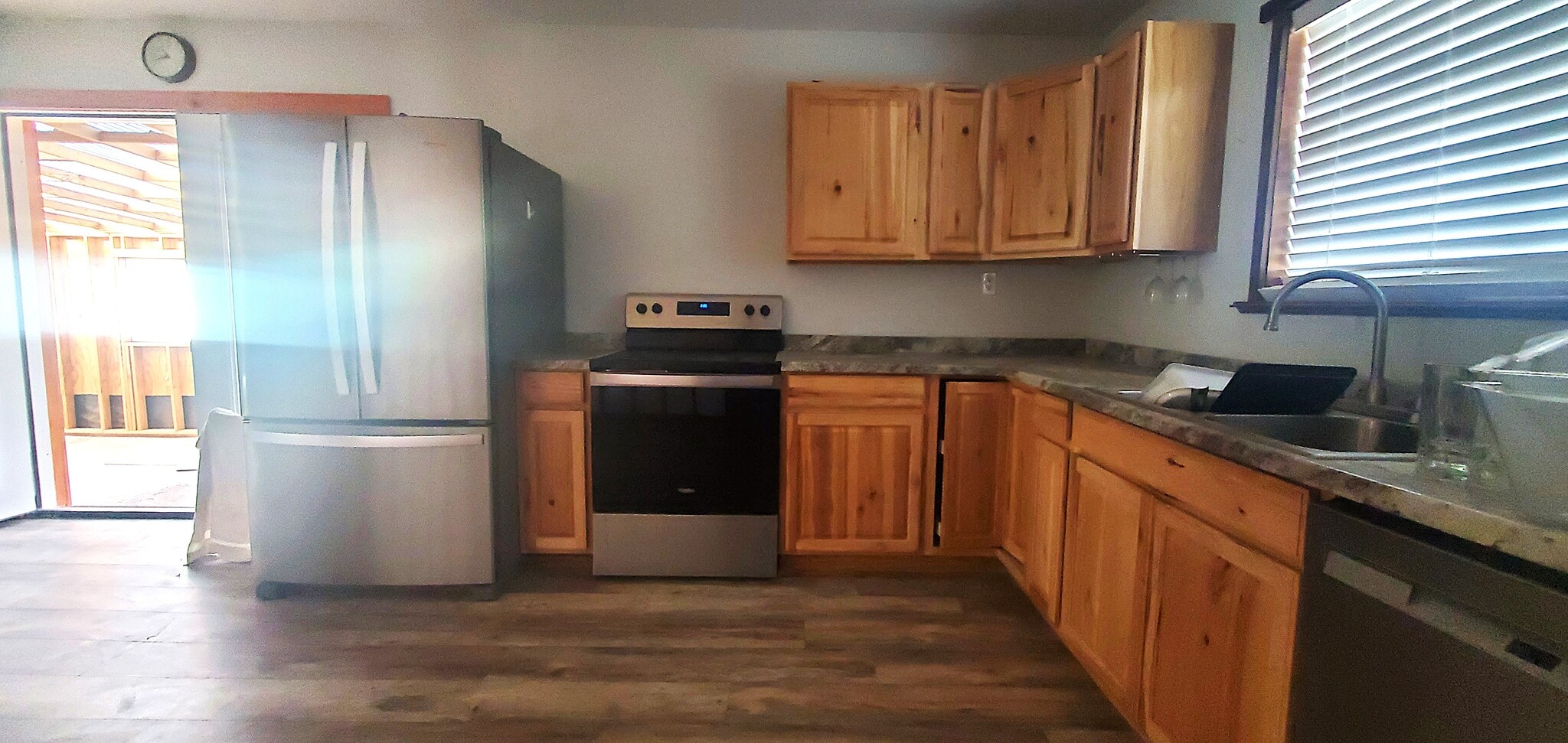 Building Photo - 580 N Mesquite Ln