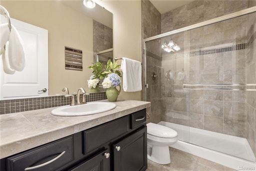 Building Photo - READY NOW NEW Price! Spacious Spirit Ridge...