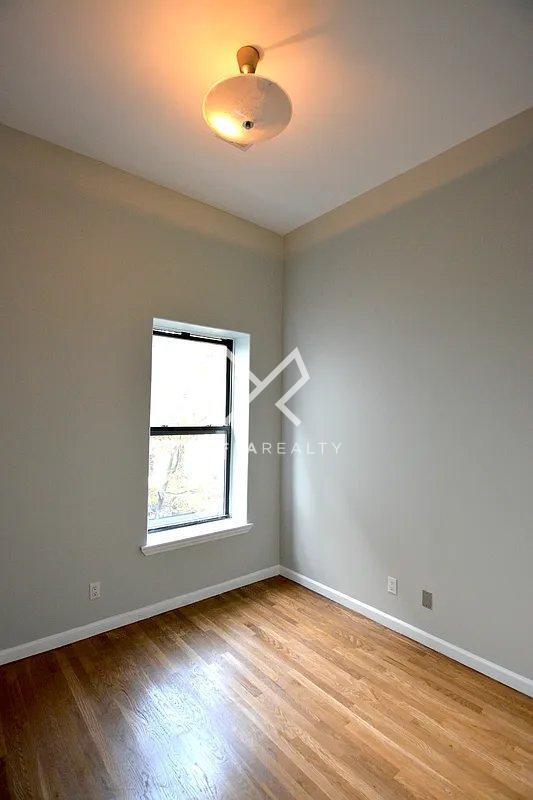 Building Photo - 2 bedroom in BROOKLYN NY 11206