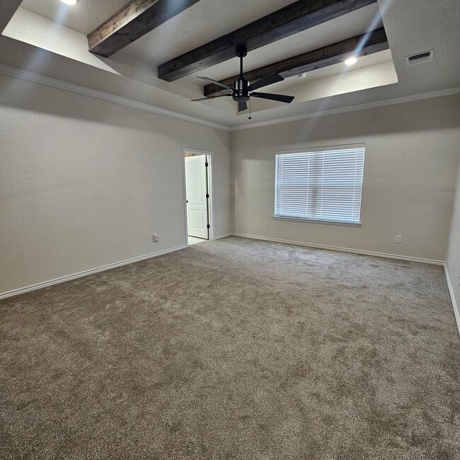 Building Photo - Beautiful new custom home