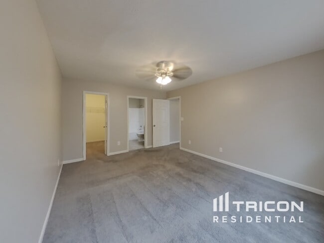 Building Photo - 203 Beacon Point Ln
