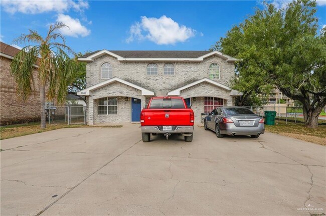 Building Photo - 3000 Ashley Pl