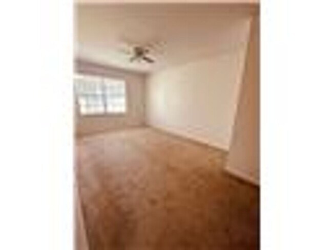 Building Photo - Palm Estates 2/2