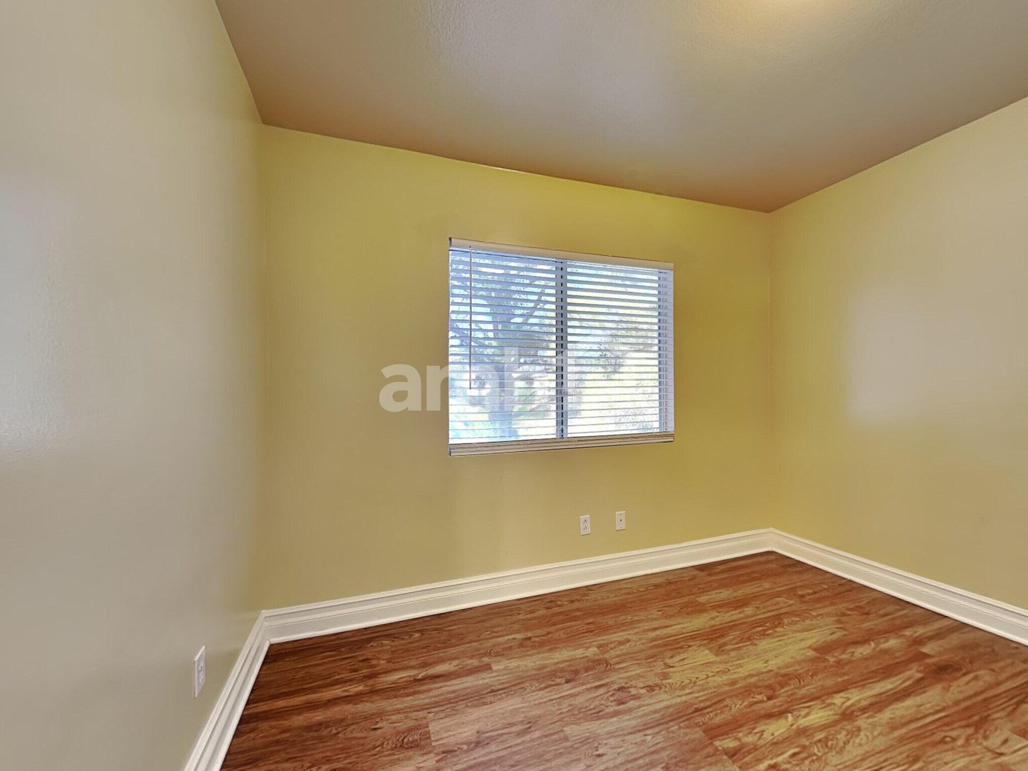 Building Photo - 8713 Sandringham Ave