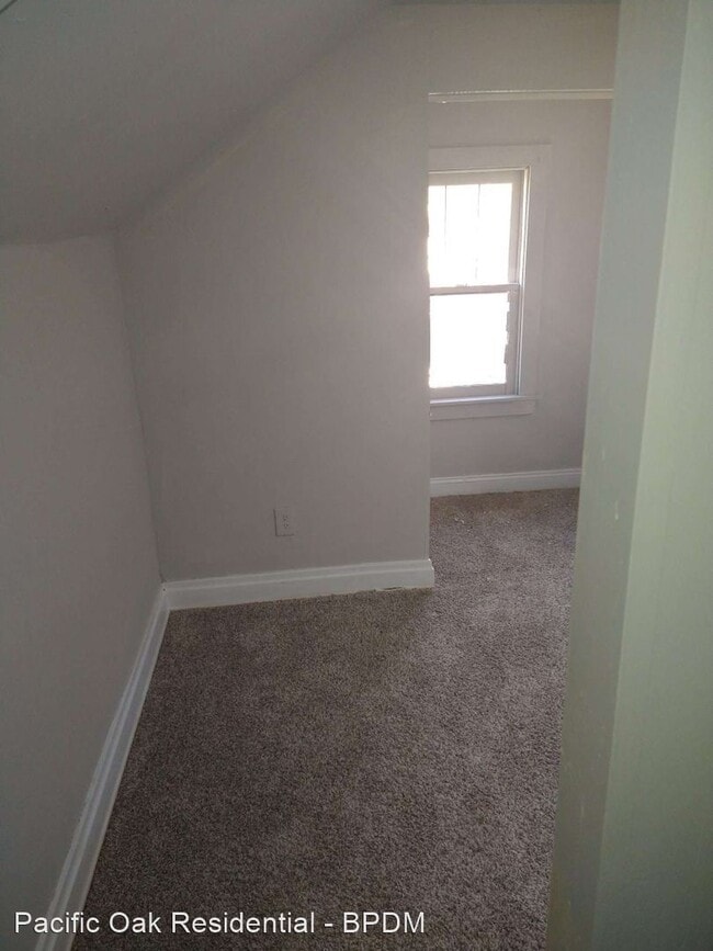 Building Photo - 3 br, 1 bath House - 742 Greenmound Road