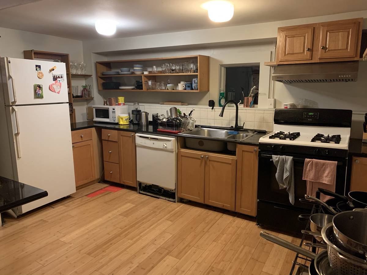 Building Photo - 127 Emery St